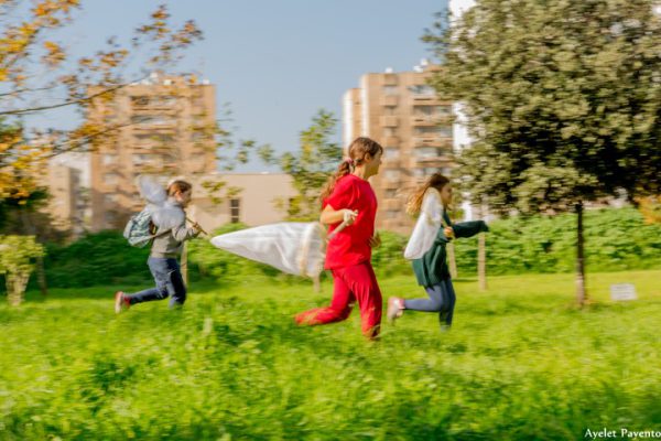 בריאות וסביבה | צעד ירוק: חדשנות חינוכית ופיתוח מודלים חינוכיים ייחודיים (בתמונה: ילדים רצים בטבע)